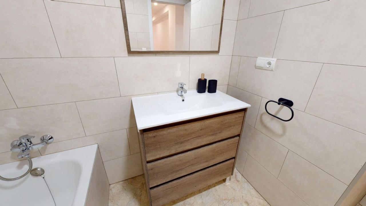 Holisplace- Lovely Apartment In Downtown Alicante Exterior photo
